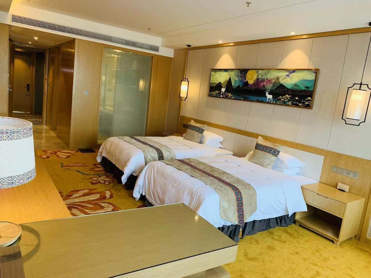 Ramada Plaza By Wyndham Enshi Hotell Eksteriør bilde