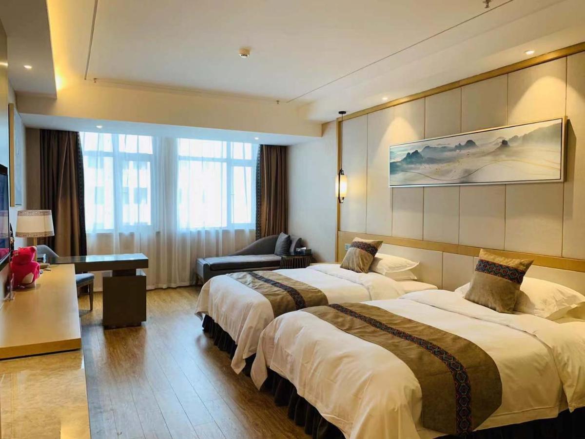 Ramada Plaza By Wyndham Enshi Hotell Eksteriør bilde