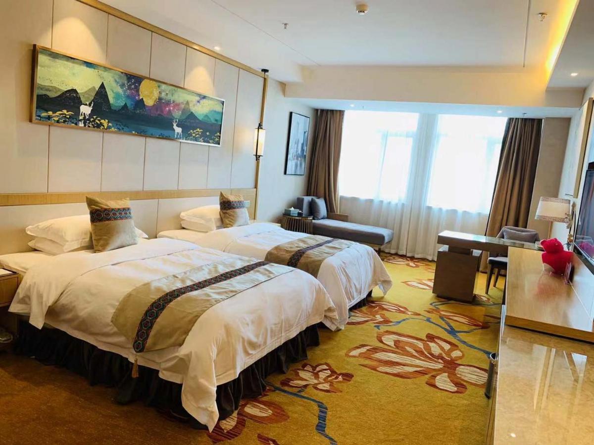 Ramada Plaza By Wyndham Enshi Hotell Eksteriør bilde