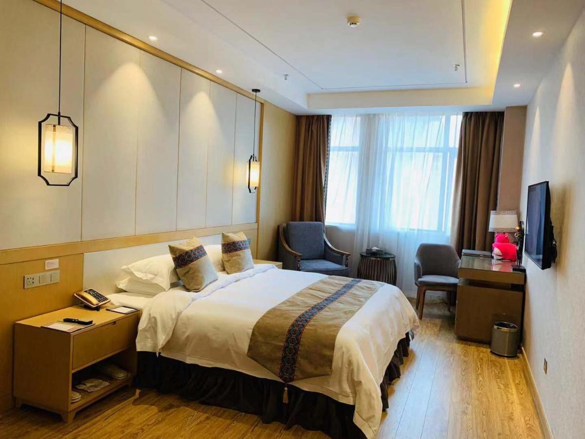Ramada Plaza By Wyndham Enshi Hotell Eksteriør bilde