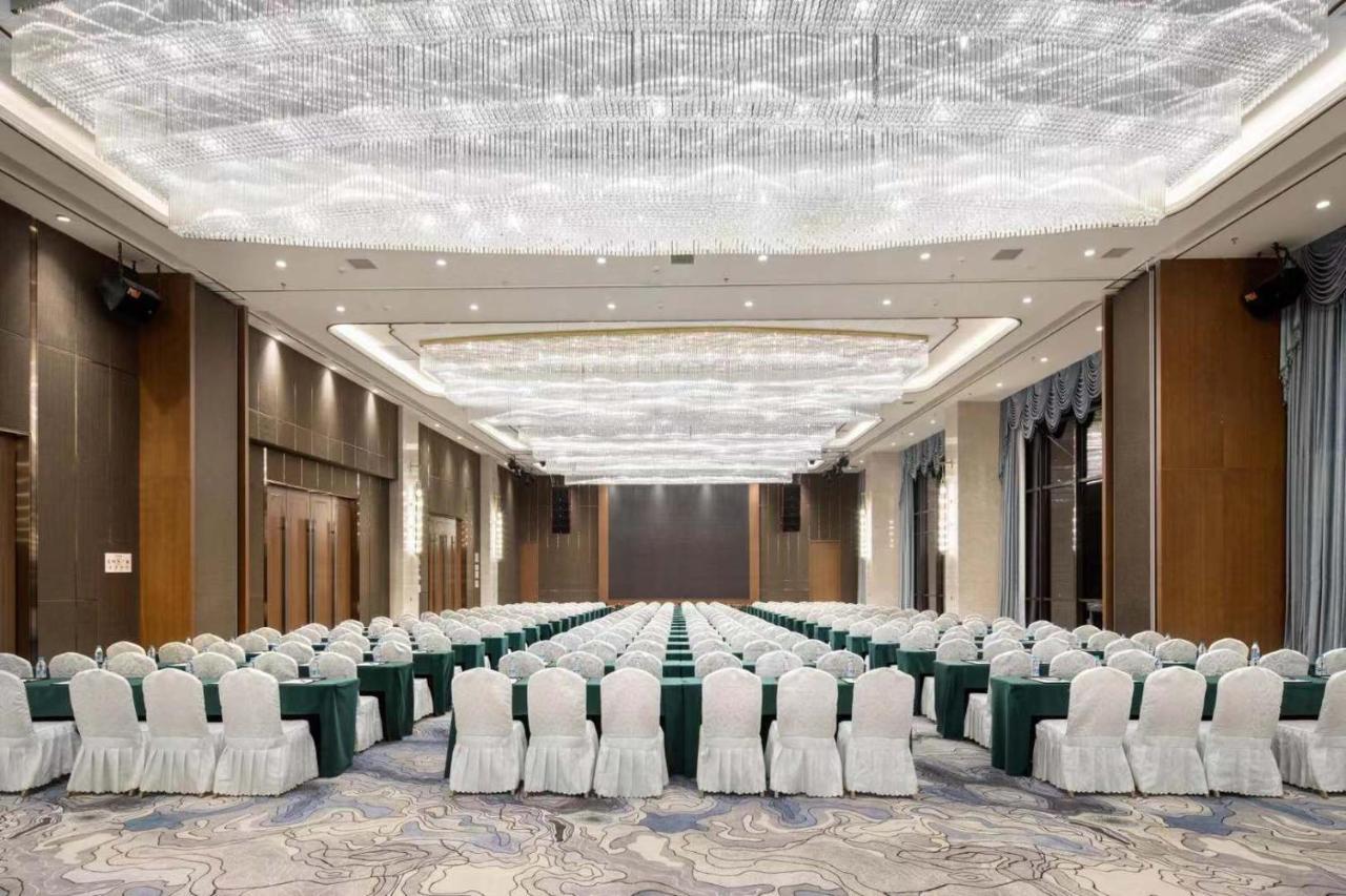 Ramada Plaza By Wyndham Enshi Hotell Eksteriør bilde