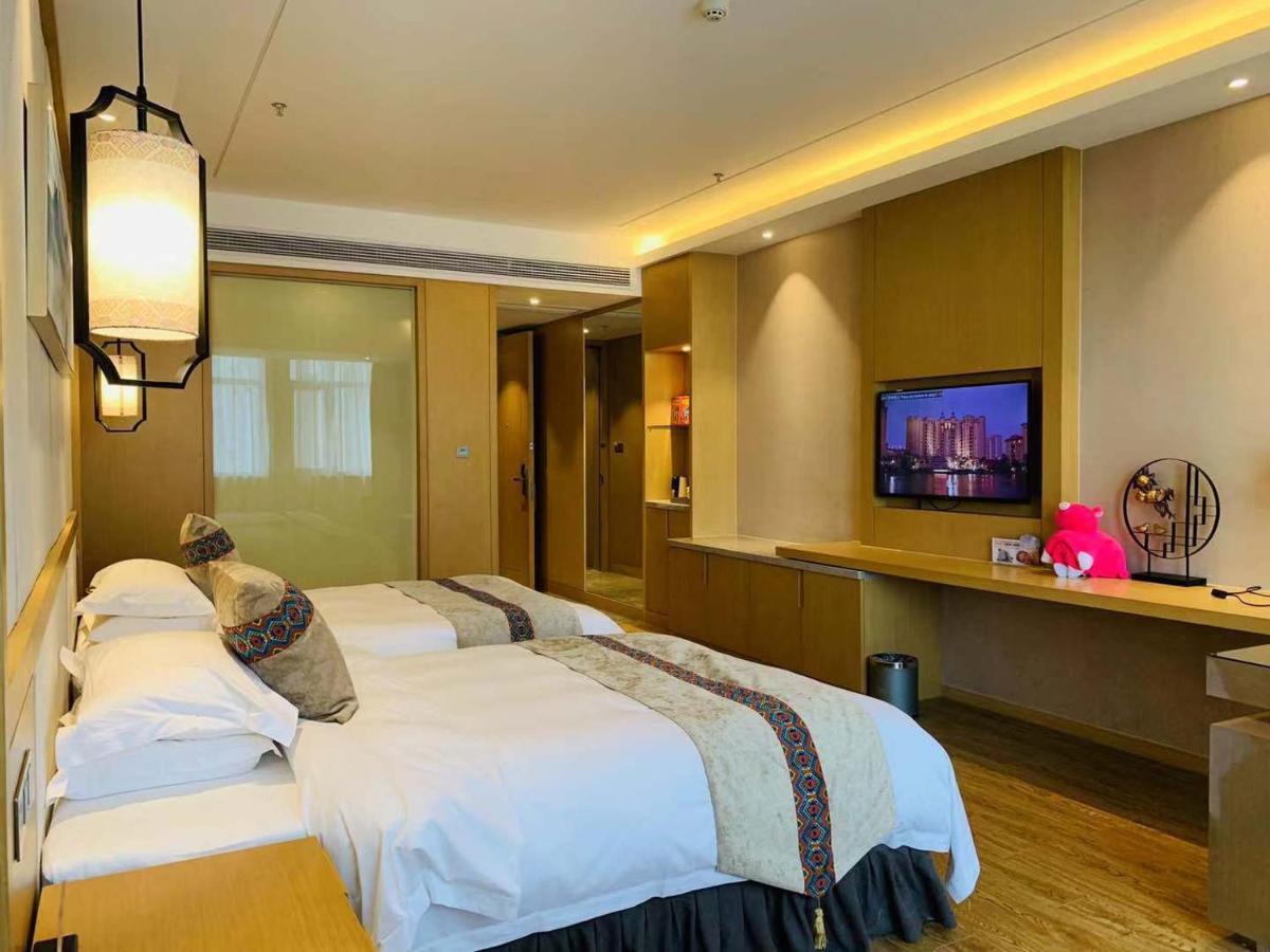 Ramada Plaza By Wyndham Enshi Hotell Eksteriør bilde