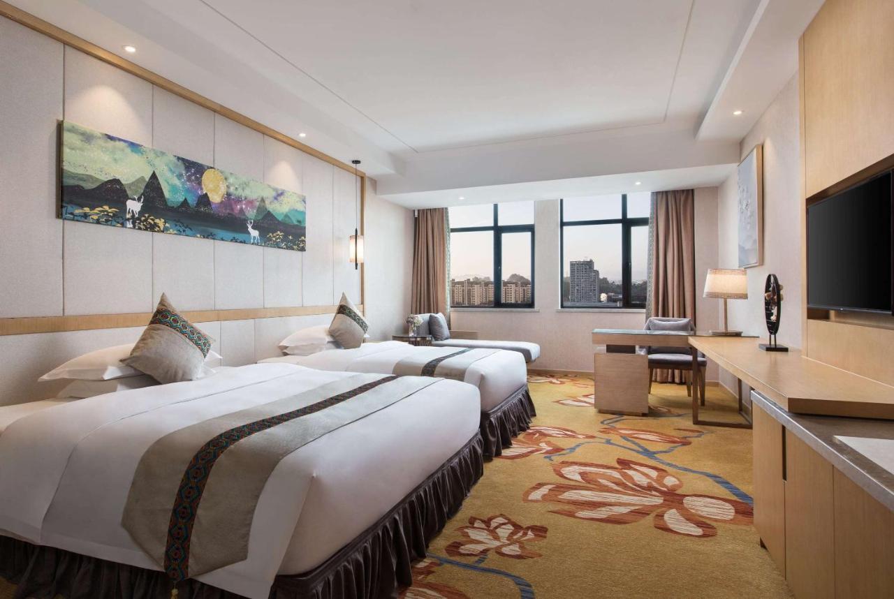 Ramada Plaza By Wyndham Enshi Hotell Eksteriør bilde